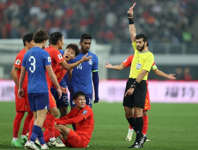半岛体育网址-严益唯:国足为何罚下一人后反倒“惹不起”